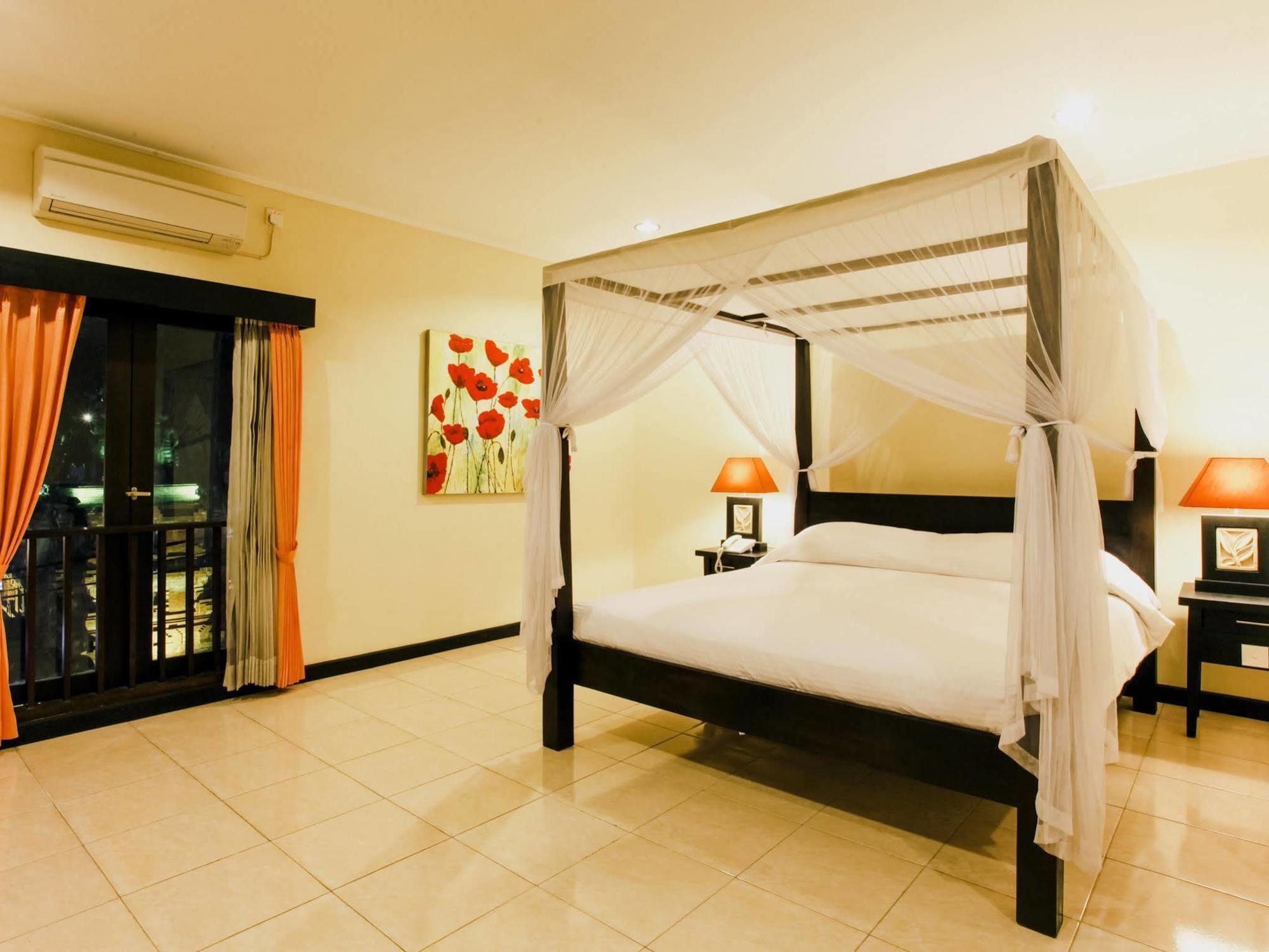 Hotel Intansari Denpasar Exterior foto